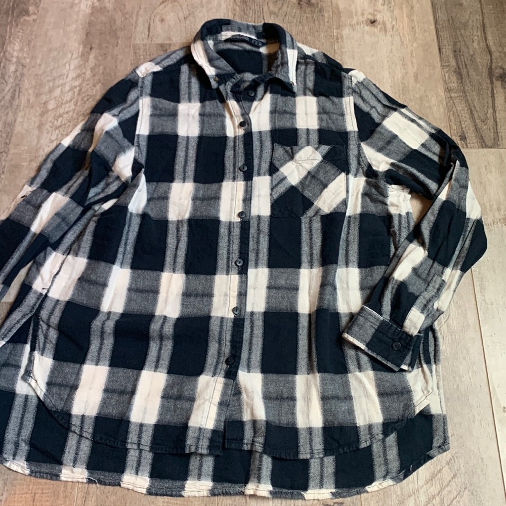 Zara plaid Flannel button up black and white medium